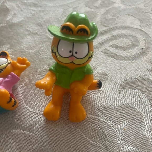 2 Garfield Figurines - Picture 4 of 7